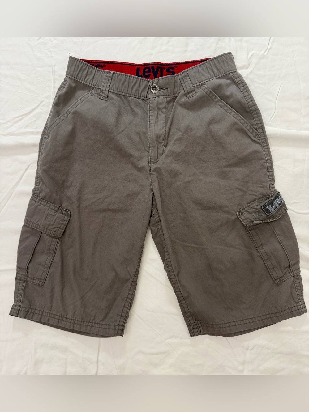 Levi's  Size 14 Regular Gray Cargo Shorts with Red Waistband Accent